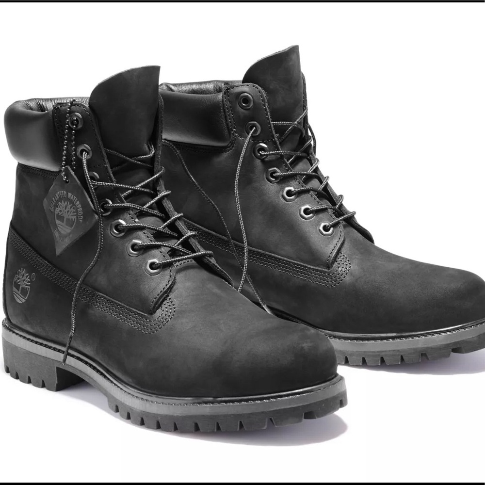 Timberland boots. (Black)